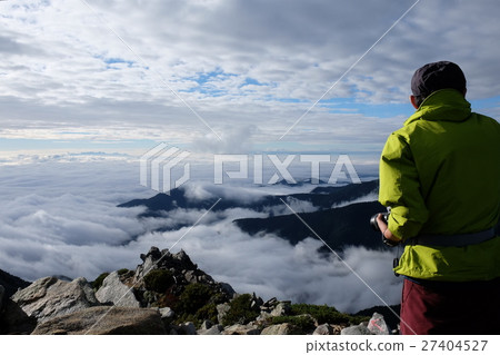 雲海和背部 雲海和背部 27404527