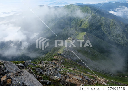 清晨日本高山攀登路徑 清晨日本高山攀登路徑 27404528
