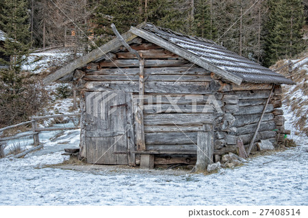 Old wood  mountain cabin hut door 27408514