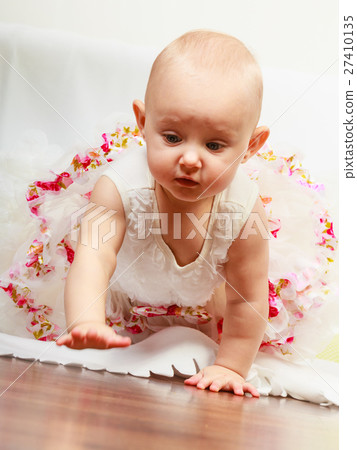 Little girl child portrait Little girl child portrait 27410135