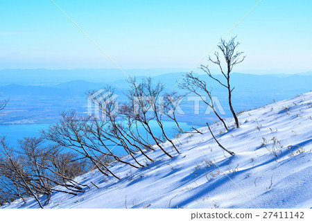 View of snowy field of Lake Horai and Lake Biwa 27411142