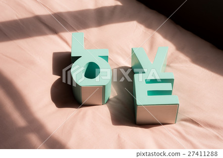 Love Love 27411288