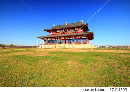 Winter sunny Heijo-kyo site · Great pole Winter sunny Heijo-kyo site · Great pole 27411705