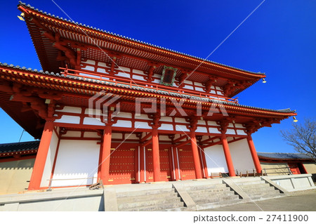 Winter sunny Heijo-kyo site · Sukjong gate Winter sunny Heijo-kyo site · Sukjong gate 27411900