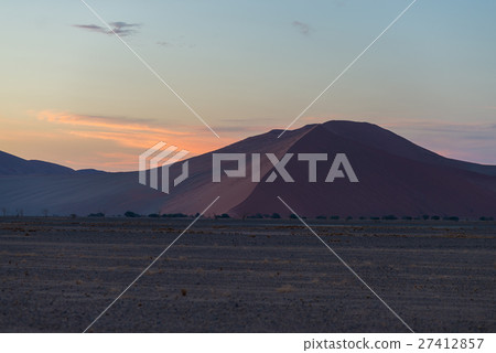 The scenic Sossusvlei, Namibia. 27412857
