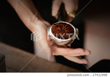 coffee powder in espresso scoop, Barista coffee powder in espresso scoop, Barista 27412996