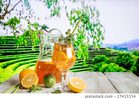 Glass of summer ice tea 27413154
