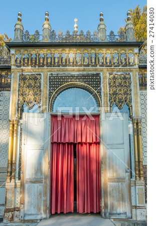 Moorish kiosk in Linderhof palace Moorish kiosk in Linderhof palace 27414080