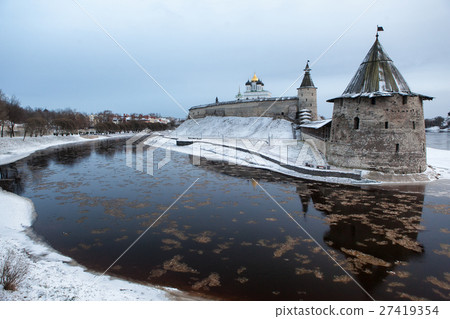 Panoramic vew of embankment and Kremlin in Pskov 27419354