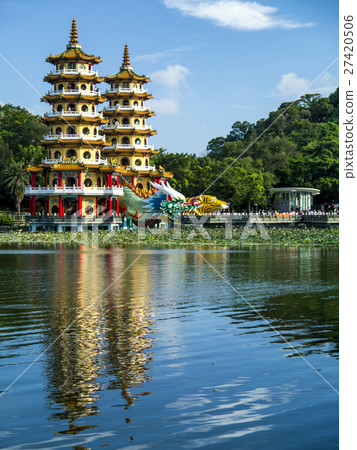 台灣 高雄 左營 蓮池潭 龍虎塔 27420506