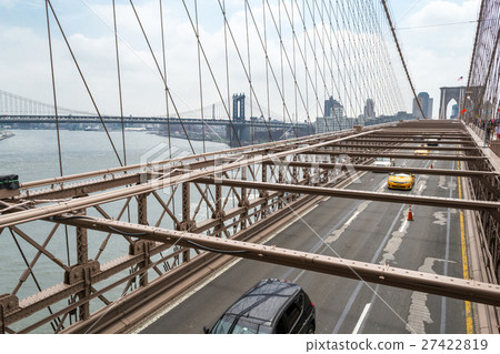 Crossing the Brooklyn bridge 27422819