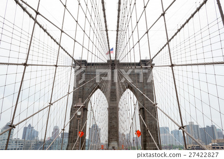 Crossing the Brooklyn bridge 27422827