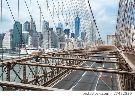 Crossing the Brooklyn bridge 27422829