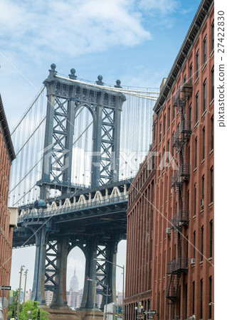 Visiting the Manhattan bridge in Brooklyn 27422830