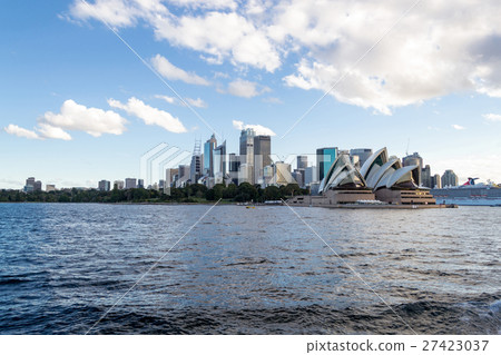 Crusing the Sydney Harbour Crusing the Sydney Harbour 27423037