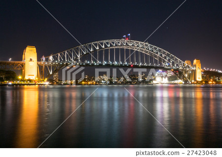 Iconic Sydney Harbour bridge Iconic Sydney Harbour bridge 27423048