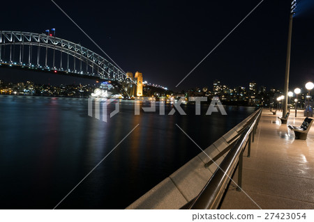 Iconic Sydney Harbour bridge Iconic Sydney Harbour bridge 27423054