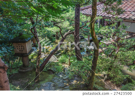 豪宅的日本庭院 27423500