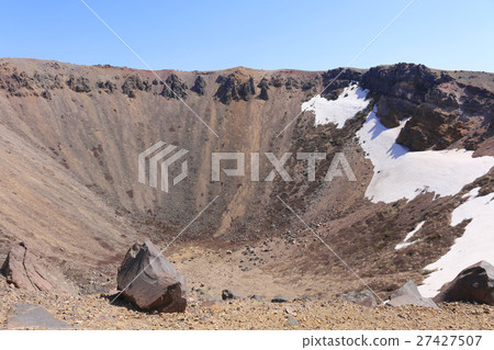 Bandai Azuma Skyline of early spring (Azuma Fuji crater) Bandai Azuma Skyline of early spring (Azuma Fuji crater) 27427507