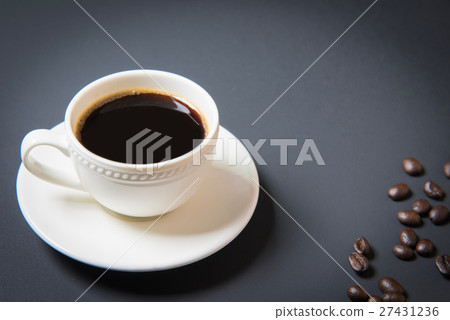 coffee cup and coffee beans 27431236