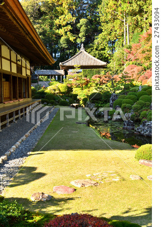 Morning of Yongtang Temple Garden 27433094