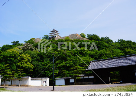 Marugamei噴泉入口門和城堡塔 Marugamei噴泉入口門和城堡塔 27433824