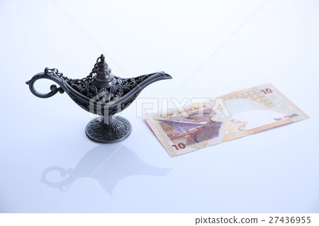 qatar money 27436955