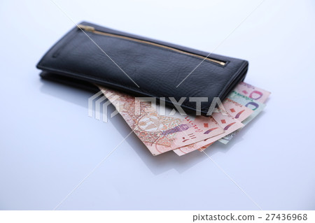 qatar money 27436968