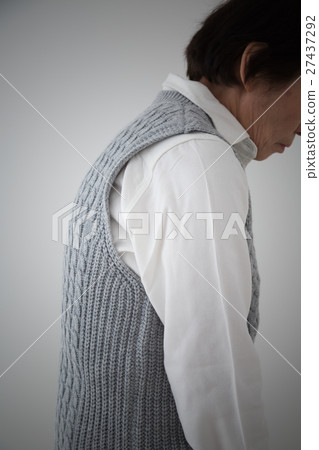 Senior white back of back 27437292