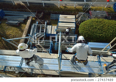 Temporary installation scaffolding of large-scale repair apartment 27437489