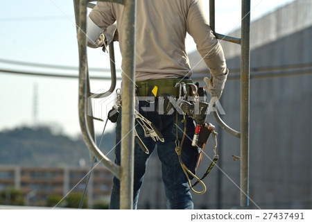 Temporary installation scaffolding of large-scale repair apartment Temporary installation scaffolding of large-scale repair apartment 27437491