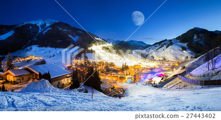 Ski resort village panorama alpine mountains Ski resort village panorama alpine mountains 27443402