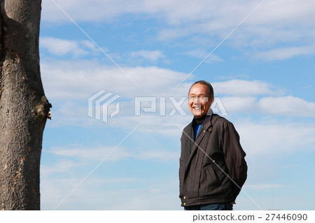 Senior men walking under wide sky 27446090