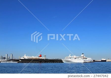 Large passenger ships 27447042