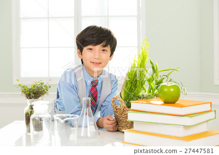 Young Student In Biology Class 27447581