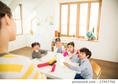 Young Students Learning With A Foreign Female Teacher 27447766