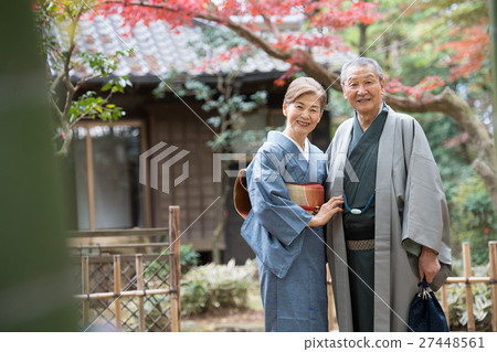 資深夫婦和服日本式衣物圖像 27448561