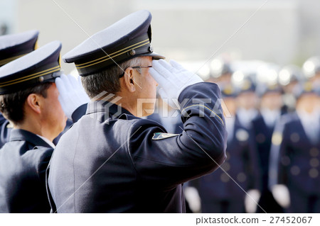 致敬敬禮 27452067