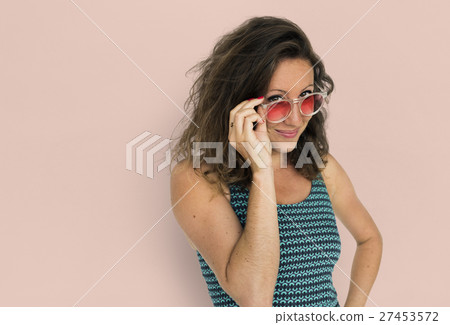 27453572