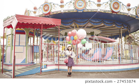 Amusement park balloon 27453874