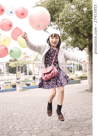 Amusement park balloon 27453955