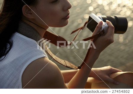 在台灣高見濕地觀光的女人 27454802