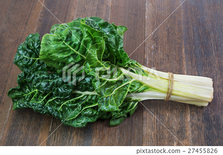 fresh green silverbeet leaves 27455826