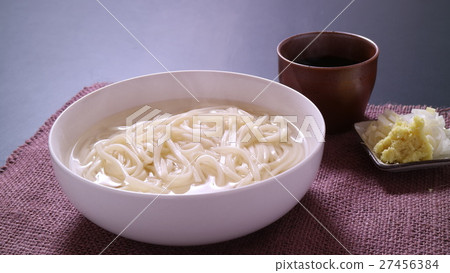 Udon noodle with fried noodles 27456384