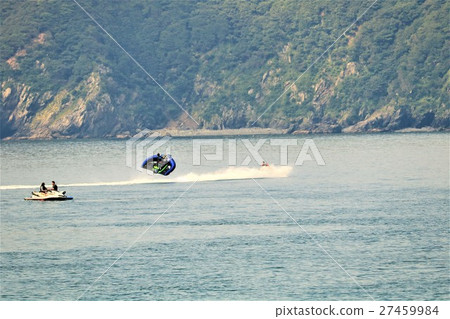 餅乾管跳下大海 27459984