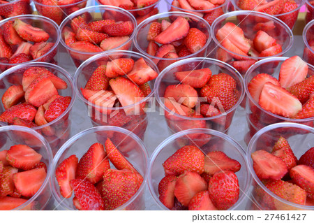 Glass of fresh fruit(Strawberry) 27461427