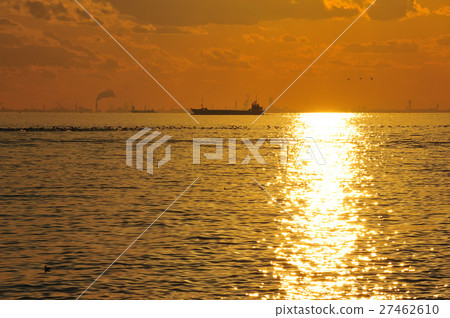 Evening view of Tokyo Bay 27462610