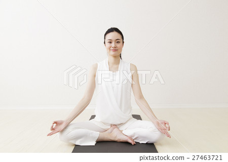 瑜伽普拉提健身鍛煉女性體操鍛煉人小姐瑜伽工作室 27463721