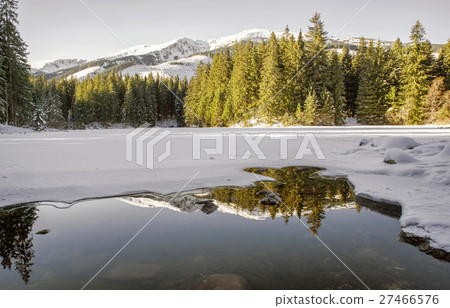 Frozen tarn Frozen tarn 27466576