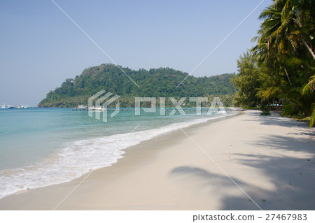 Untouched tropical beach in Thailand Untouched tropical beach in Thailand 27467983